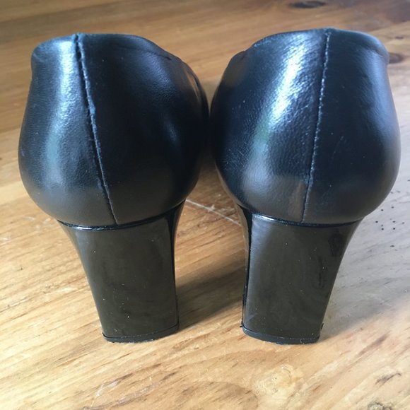 Etienne Aigner Classic Black Leather Pumps 9M - Picture 5 of 7
